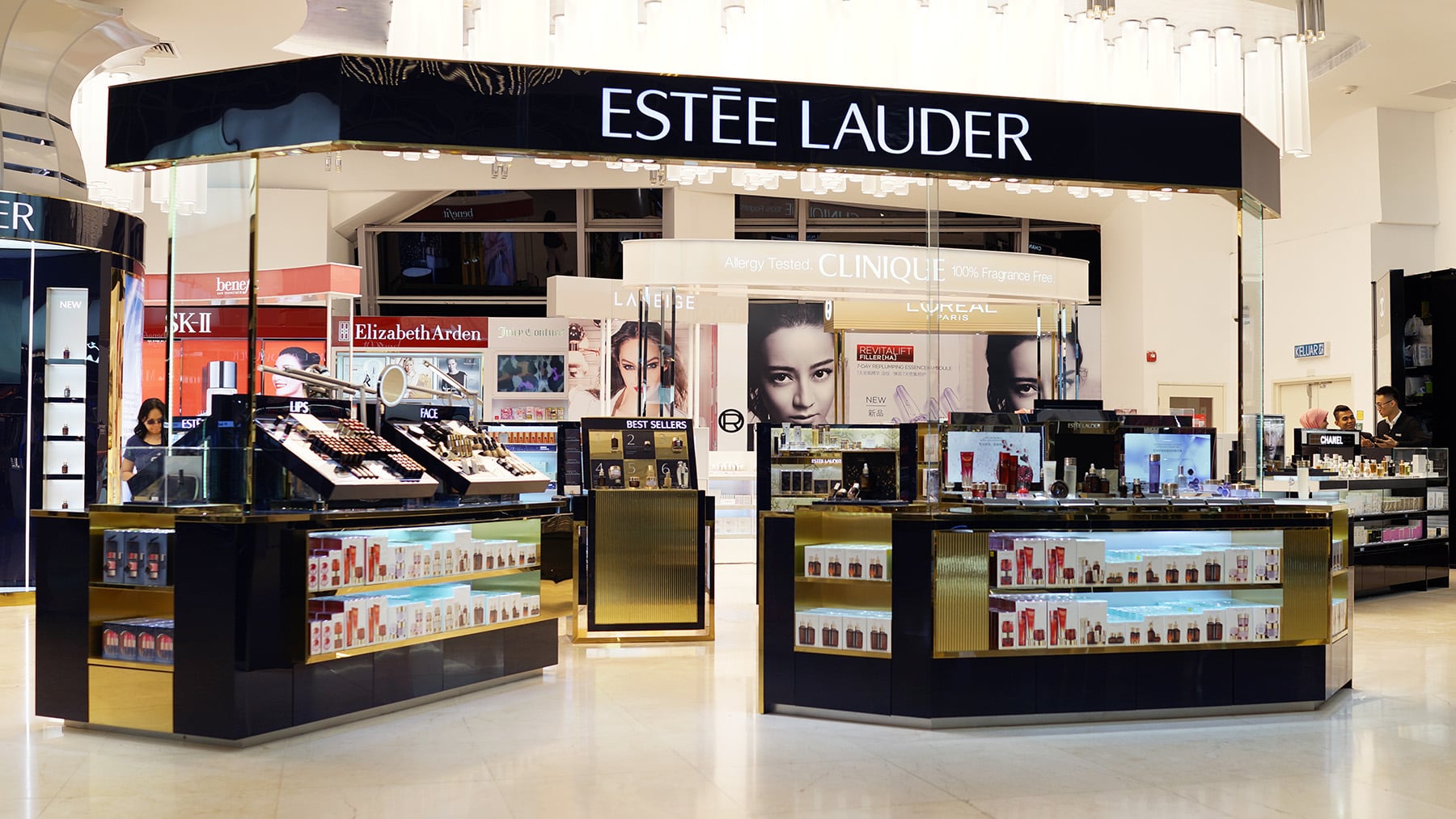 Estée Lauder Withdraws Guidance, Cuts Dividends on China Uncertainties and New CEO