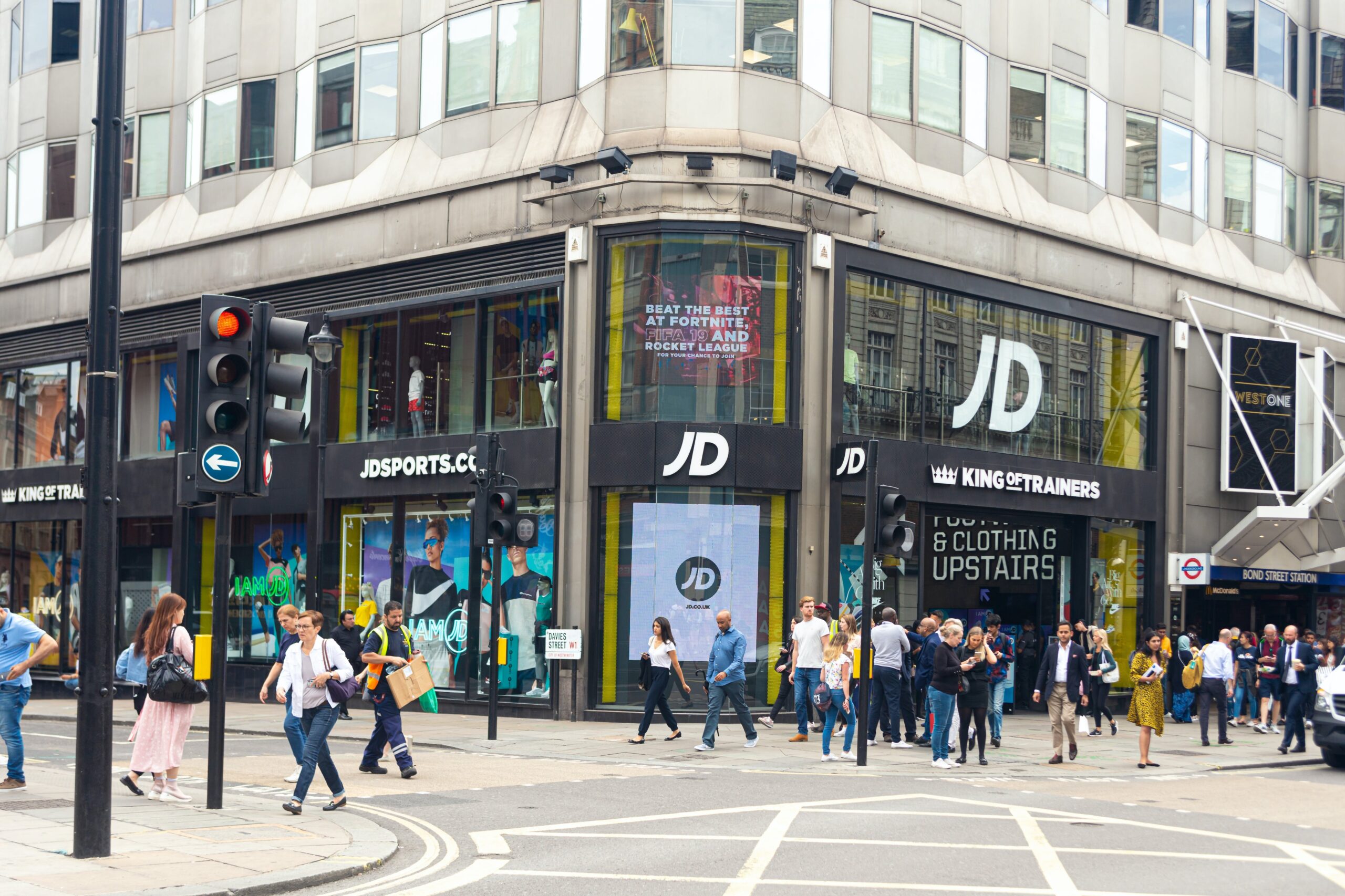 JD Sports’ UK Business Hit by Bad Weather and Red Sea Disruption