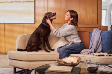 Sarah Hyland and her dog