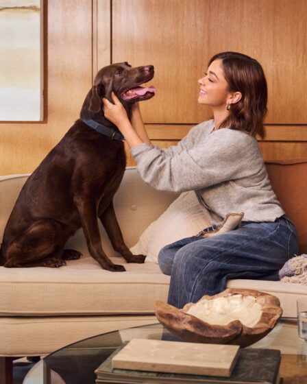 Sarah Hyland and her dog