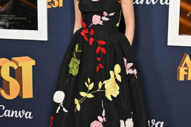 Zoey Deutch Wore Oscar de la Renta To The 'Juror #2' LA Premiere