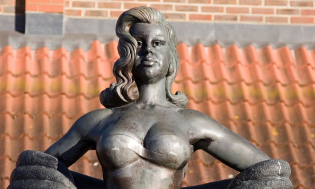 Statue of Diana Dors outside the Cineworld cinema in West Swindon