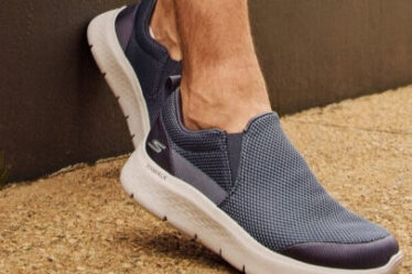 6 Best Men’s Walking Shoes Under $100 — Feet Treats in 2024