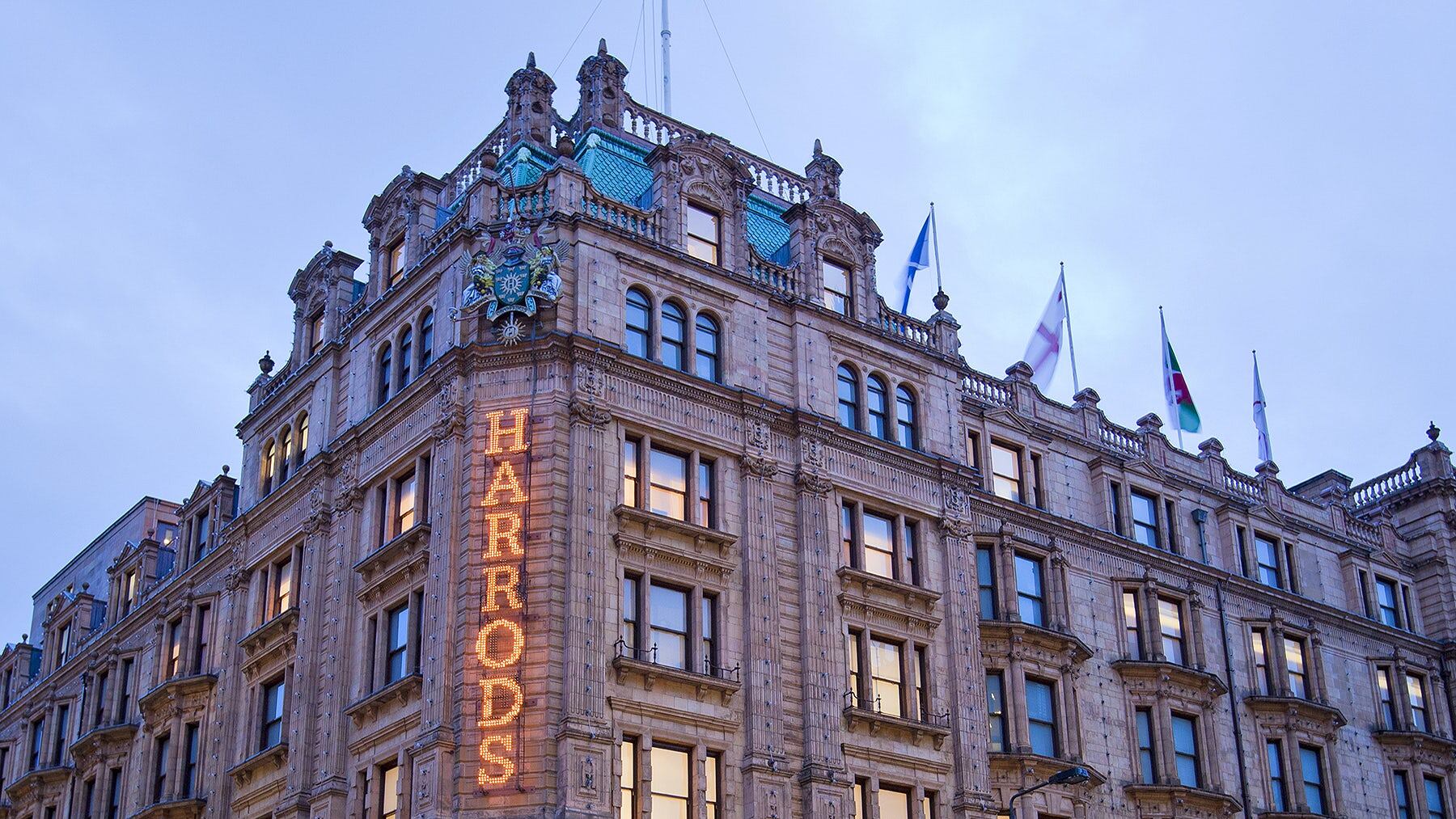 A Famed Dining Room Returns to Harrods