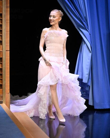 Ariana Grande Wore Giambattista Valli Haute Couture On The Tonight Show Starring Jimmy Fallon