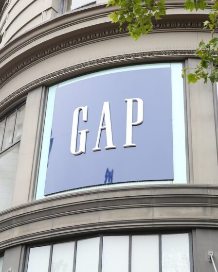 Gap Lifts Outlook Ahead of Key Shopping Season