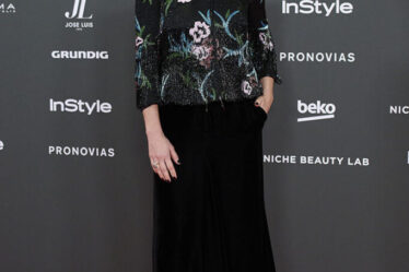 Juana Acosta's elegance in Armani at the InStyle En Serie Awards