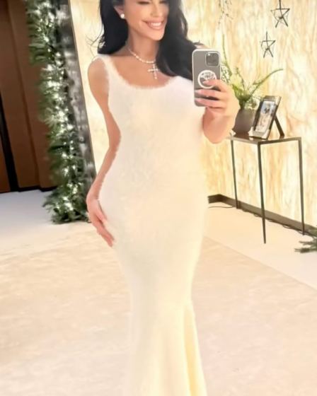 Lauren Sanchez turns heads in the perfect Christmas dress and diamond jewelry