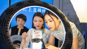 Instagram-Like Xiaohongshu Makes Inroads with E-Commerce Sales