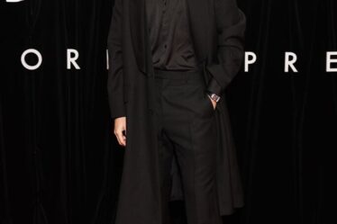 Nicholas Hoult attends the world premiere of "Nosferatu"