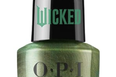 "Wicked Green" Is the Nail Color of the Season - Bangstyle