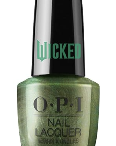 "Wicked Green" Is the Nail Color of the Season - Bangstyle