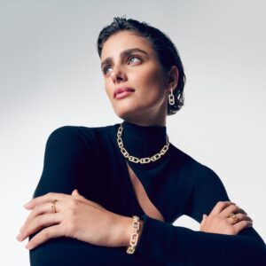 Messika - Taylor Hill x Messika - So Move Collection.