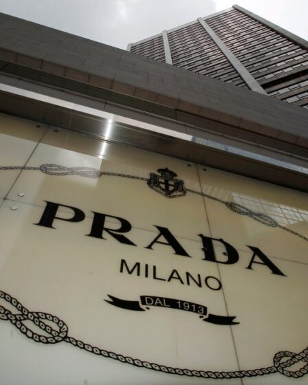 Prada logo